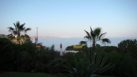 Casa térrea com piscina e vista maravilhosa sobre o mar