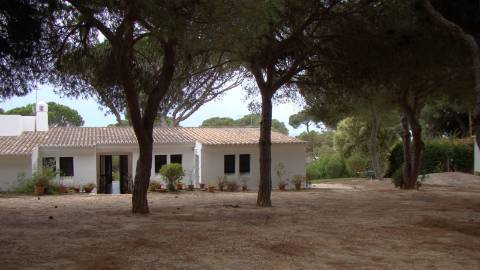 Casa térrea com piscina e vista maravilhosa sobre o mar