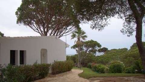 Casa térrea com piscina e vista maravilhosa sobre o mar