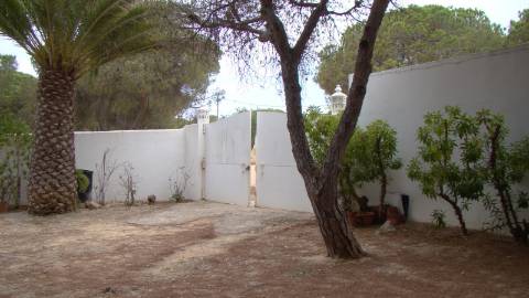 Casa térrea com piscina e vista maravilhosa sobre o mar