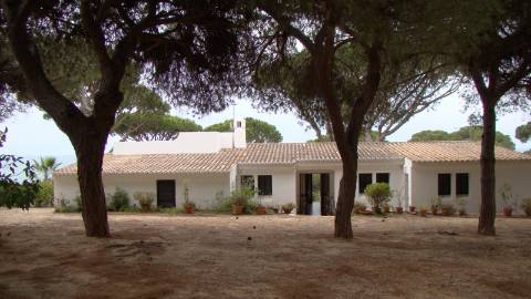 Casa térrea com piscina e vista maravilhosa sobre o mar