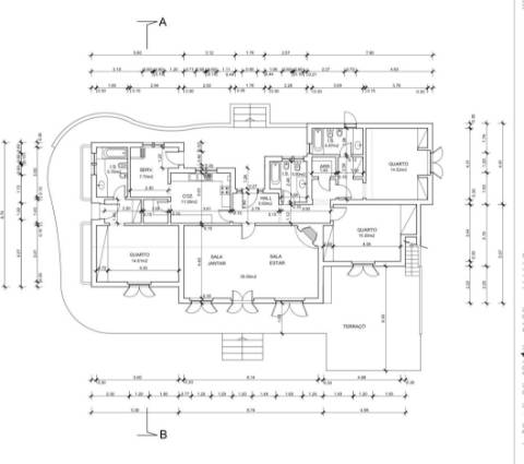 Casa térrea com piscina e vista maravilhosa sobre o mar
