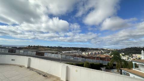 Moradia espaçosa com vista mar e marina