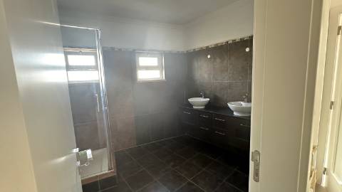 Moradia espaçosa com vista mar e marina