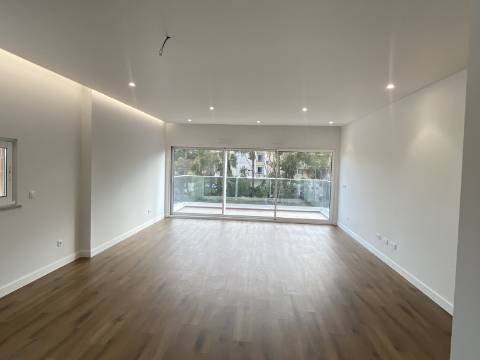 Luxuosa Penthouse com espetacular vista para o mar e praia