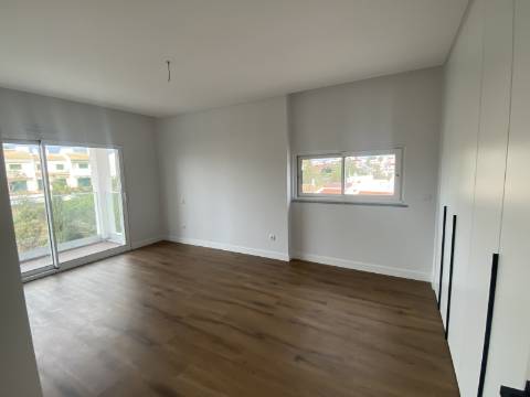 Luxuosa Penthouse com espetacular vista para o mar e praia