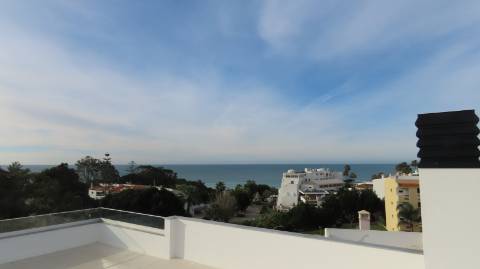 Luxuosa Penthouse com espetacular vista para o mar e praia