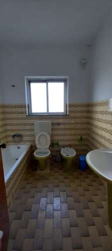 MORADIA DE CAMPO COM GARAGEM