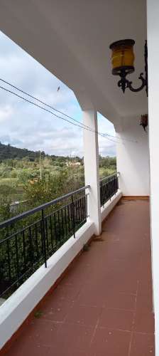 MORADIA DE CAMPO COM GARAGEM