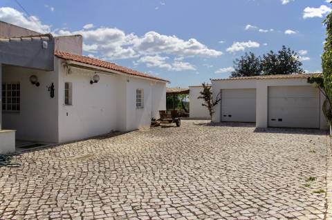 Ampla moradia no campo muito bonita em Albufeira