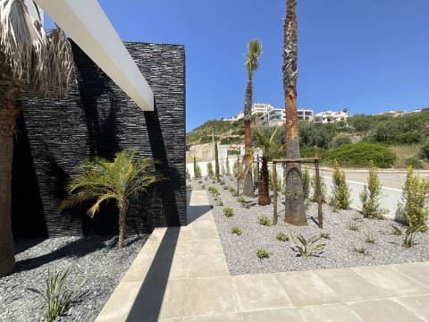 MAGNIFICA MORADIA T4 COM PISCINA E VISTA MAR