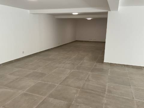 MAGNIFICA MORADIA T4 COM PISCINA E VISTA MAR