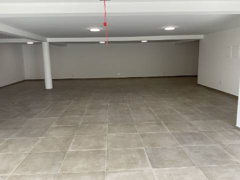 MAGNIFICA MORADIA T4 COM PISCINA E VISTA MAR