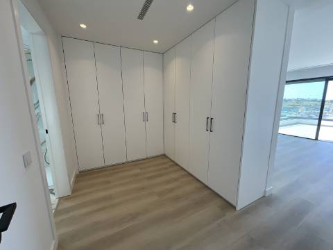 MAGNIFICA MORADIA T4 COM PISCINA E VISTA MAR