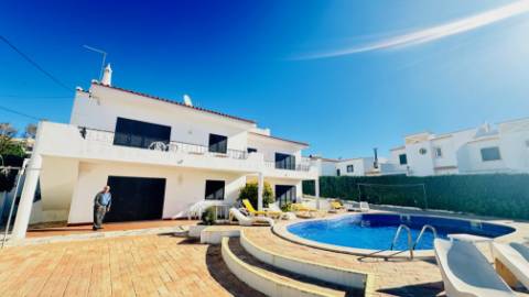 Prédio em Albufeira- Oportunidade de Investimento