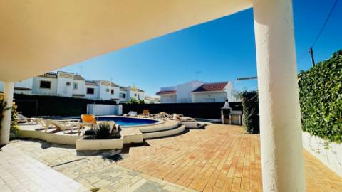 Prédio em Albufeira- Oportunidade de Investimento