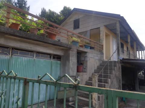 Moradia T2 Venda em Vila Cova da Lixa e Borba de Godim,Felgueiras