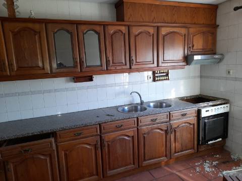 Apartamento T3 Venda em Tarouca e Dálvares,Tarouca
