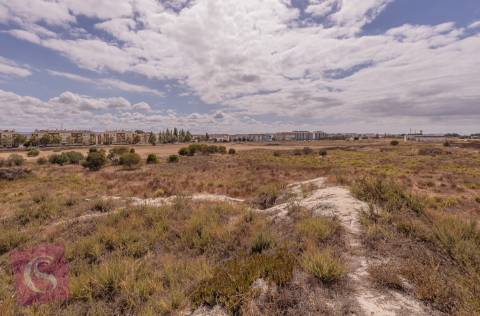 Terreno urbano para construção Habitacional e Serviços