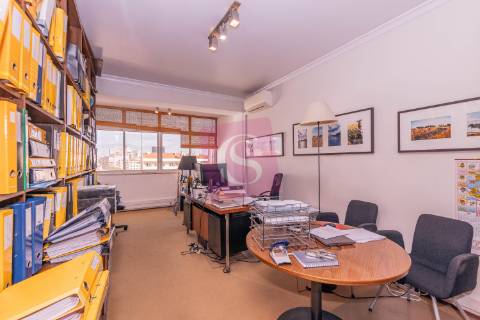 APARTAMENTO AV. DA REPUBLICA EDÍFICIO DO GALETO - LISBOA