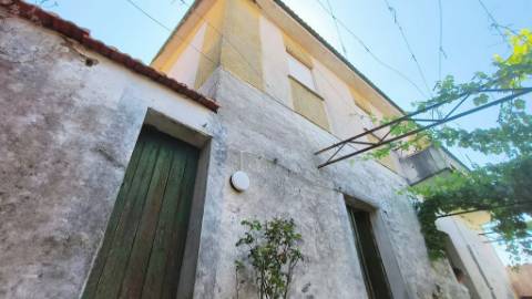 Moradia T4 Com terreno circundante | 2 pisos | Douro Vinhateiro | Régua | Canelas