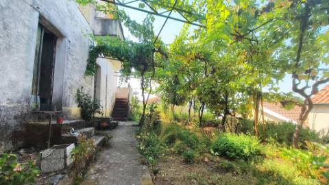 Moradia T4 Com terreno circundante | 2 pisos | Douro Vinhateiro | Régua | Canelas