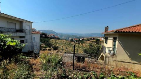 Moradia T4 Com terreno circundante | 2 pisos | Douro Vinhateiro | Régua | Canelas
