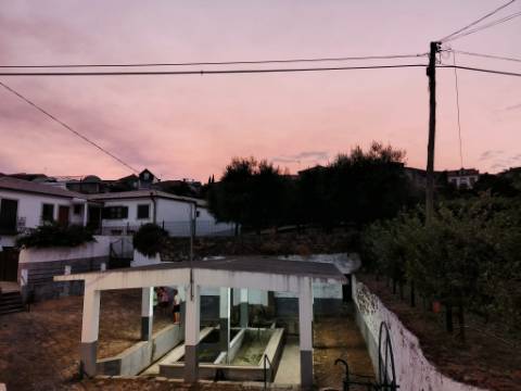 Moradia T4 Com terreno circundante | 2 pisos | Douro Vinhateiro | Régua | Canelas