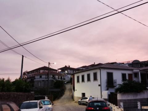Moradia T4 Com terreno circundante | 2 pisos | Douro Vinhateiro | Régua | Canelas