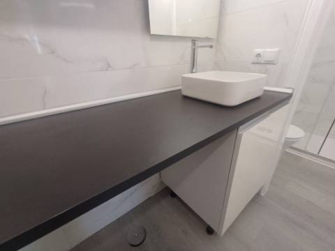 Totalmente remodelado | Loja convertida em habitação T1 | Queluz Belas | Sintra