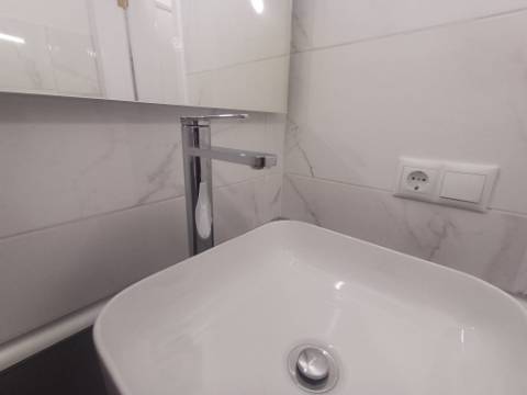 Totalmente remodelado | Loja convertida em habitação T1 | Queluz Belas | Sintra