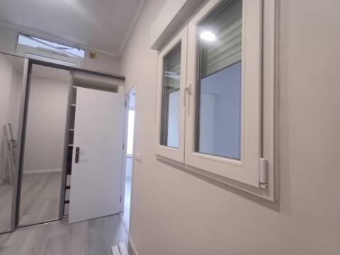 Totalmente remodelado | Loja convertida em habitação T1 | Queluz Belas | Sintra