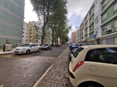 APARTAMENTO T2 | BENFICA | REMODELAÇÂO TOTAL