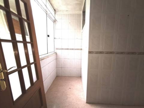 APARTAMENTO T2 | BENFICA | REMODELAÇÂO TOTAL