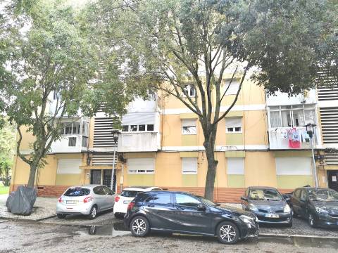 APARTAMENTO T2 | BENFICA | REMODELAÇÂO TOTAL