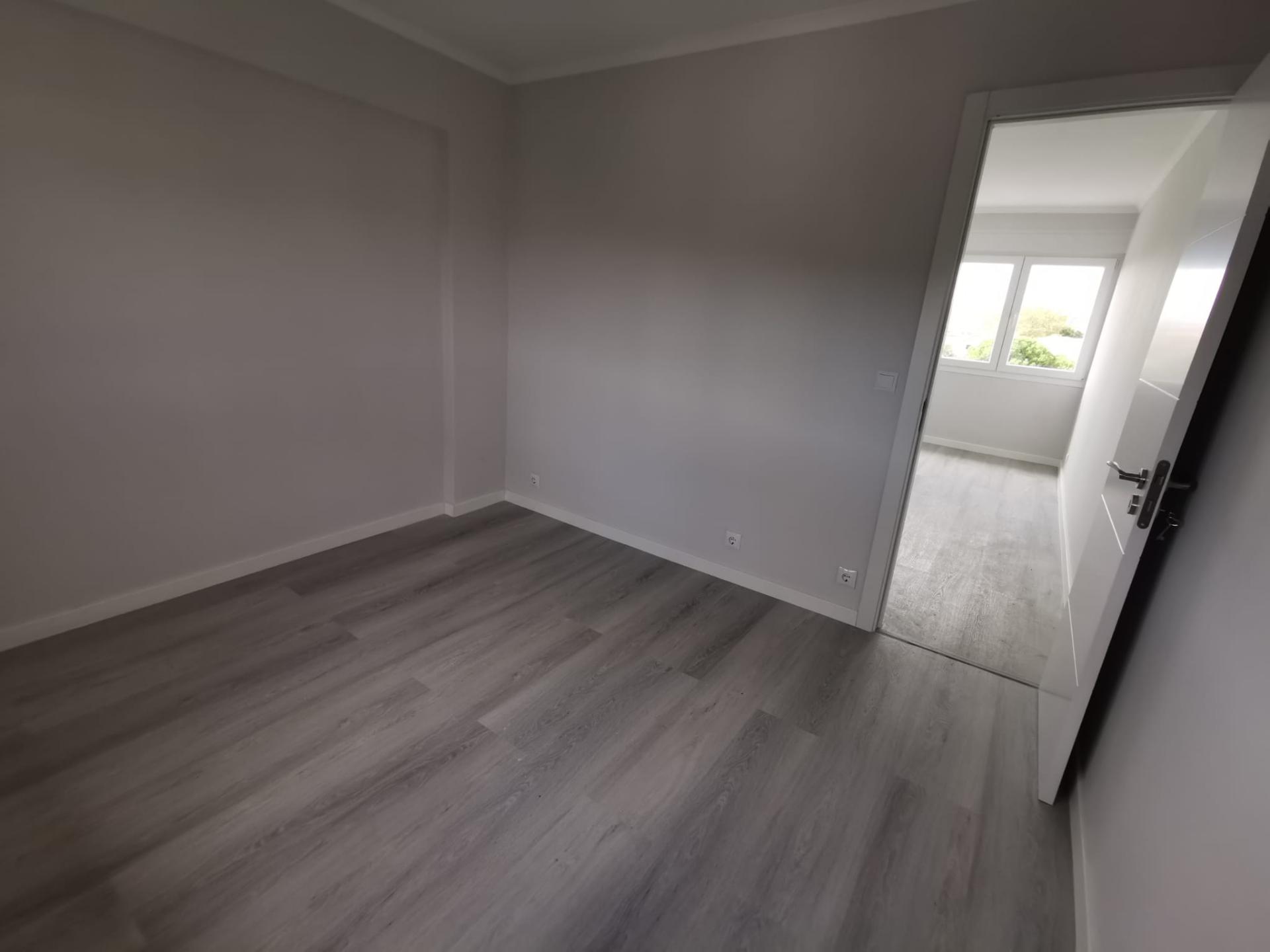 Apartamento T2 em Oeiras | TOTALMENTE REMODELADO