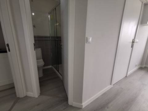 Apartamento T2 em Oeiras | TOTALMENTE REMODELADO