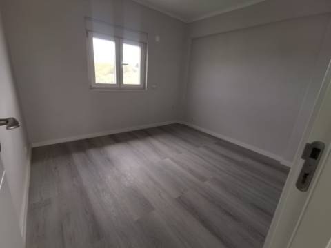 Apartamento T2 em Oeiras | TOTALMENTE REMODELADO