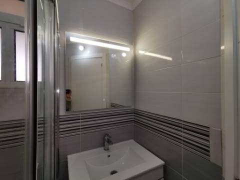 Apartamento T2 em Oeiras | TOTALMENTE REMODELADO