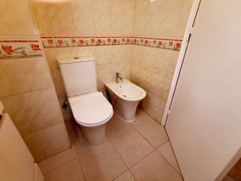 Apartamento T2 com Vista Aberta | O Lar Ideal para Começar a Sua História - Tapada das Mercês