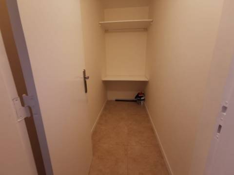 Apartamento T2 com Vista Aberta | O Lar Ideal para Começar a Sua História - Tapada das Mercês