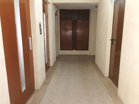 Apartamento T2 com Vista Aberta | O Lar Ideal para Começar a Sua História - Tapada das Mercês