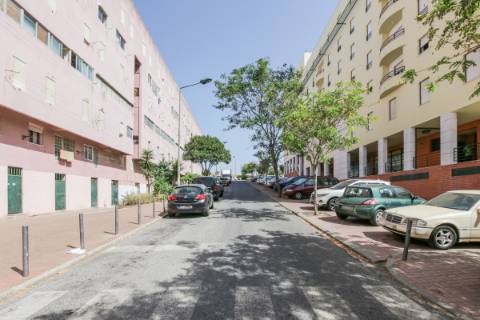 Apartamento T3 com Vista Ampla sobre Lisboa | Bairro dos Loios - Marvila