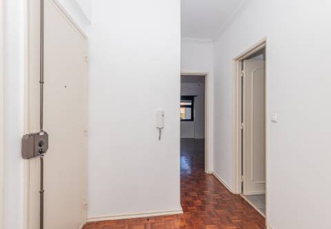 ARRENDAMENTO T2 OEIRAS FIGUEIRINHA