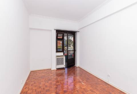 ARRENDAMENTO T2 OEIRAS FIGUEIRINHA