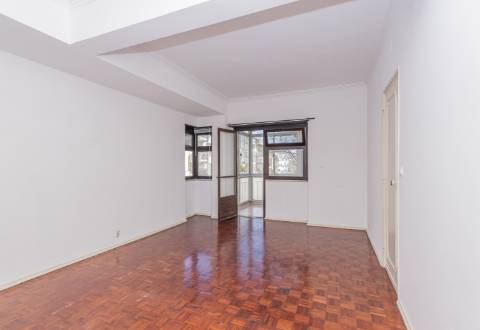 ARRENDAMENTO T2 OEIRAS FIGUEIRINHA