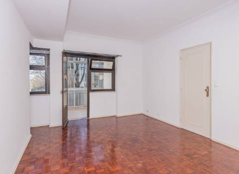 ARRENDAMENTO T2 OEIRAS FIGUEIRINHA