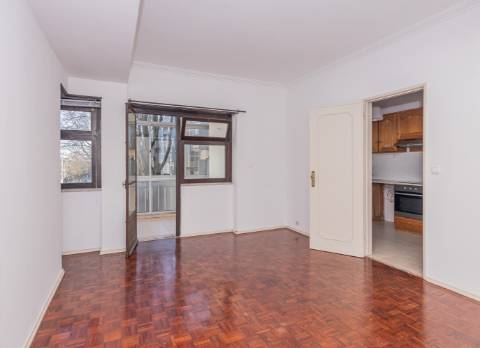 ARRENDAMENTO T2 OEIRAS FIGUEIRINHA