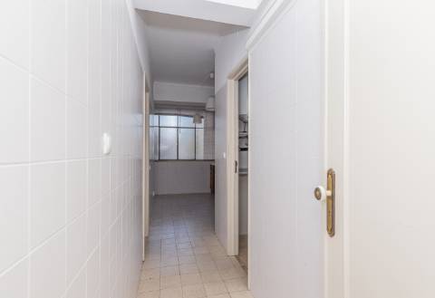 ARRENDAMENTO T2 OEIRAS FIGUEIRINHA