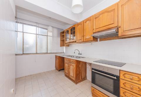 ARRENDAMENTO T2 OEIRAS FIGUEIRINHA